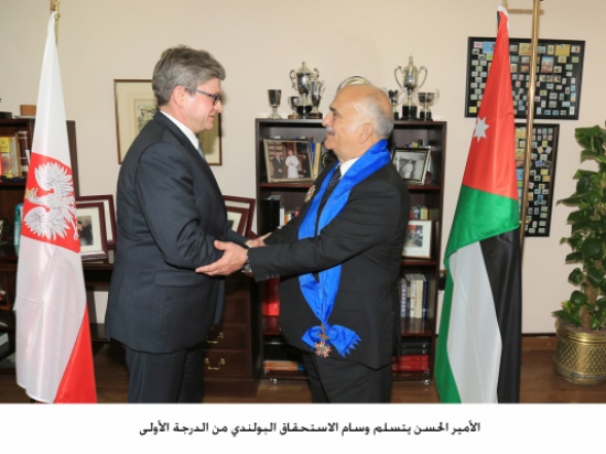 الأمير الحسن يتسلم وسام الاستحقاق البولندي من الدرجة الأولى الأمير الحسن يتسلم وسام الاستحقاق البولندي من الدرجة الأولى
