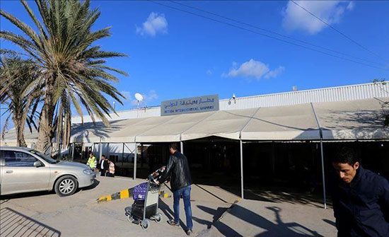 ليبيا.. إعادة فتح مطار معيتيقة بطرابلس بعد إغلاقه لساعات ليبيا.. إعادة فتح مطار معيتيقة بطرابلس بعد إغلاقه لساعات