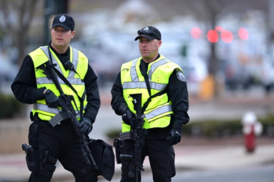 أمريكا.. مقتل شرطي وإصابة 3 آخرين بهجومين مسلحين