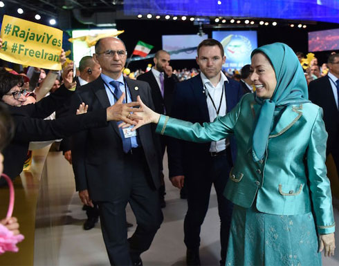 إيران تستدعي السفير الفرنسي بسبب اجتماع المعارضة في باريس