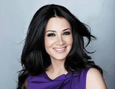 صورة : ديانا حداد تسأل جمهورها هل تقص شعرها ؟