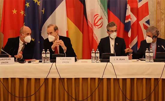 تقديرات إسرائيلية بشأن موعد توقيع الاتفاق النووي الإيراني تقديرات إسرائيلية بشأن موعد توقيع الاتفاق النووي الإيراني