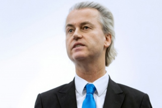 نائب يميني متطرف تعهَّد بحظر القرآن وإغلاق المساجد فجاءه الرد.. هذا ما فعله هولنديون تضامناً مع مسلمي بلدهم