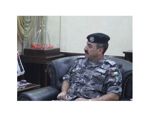 اللواء السويلميين يؤكد أهمية الاستمرار بتعزيز جودة الخدمة الأمنية