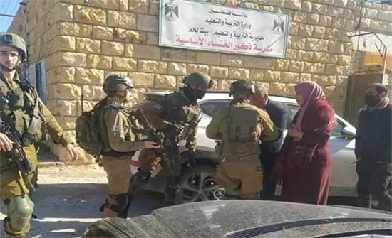 المتطرف بن غفير يقتحم “الشيخ جراح” ومستوطن يطلق الرصاص على مَدرسة للبنات .. بالفيديو المتطرف بن غفير يقتحم “الشيخ جراح” ومستوطن يطلق الرصاص على مَدرسة للبنات .. بالفيديو