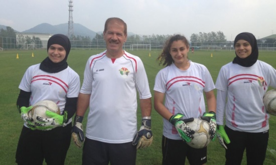 مولود مدرب حراس مرمى منتخب للناشئات في وضع مستقر مولود مدرب حراس مرمى منتخب للناشئات في وضع مستقر
