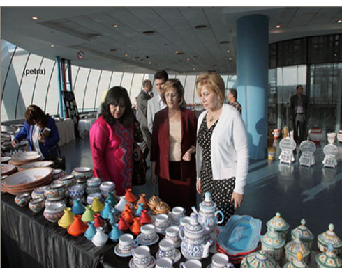 السفيرة التونسية في عمان تفتتح معرض المنتوجات التونسية