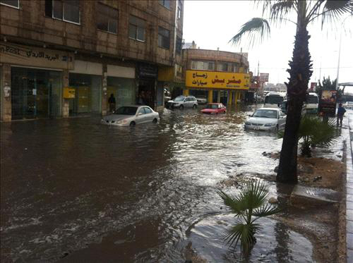 بعد اغلاقه بسبب السيول .. اعادة فتح الطريق العام في لواء الاغوار الشمالية بعد اغلاقه بسبب السيول .. اعادة فتح الطريق العام في لواء الاغوار الشمالية