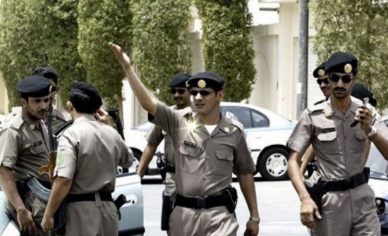 الإطاحة بسيدة أعمال وسائق اردني حاولا تهريب 15 مليون ريال من السعودية للعقبة