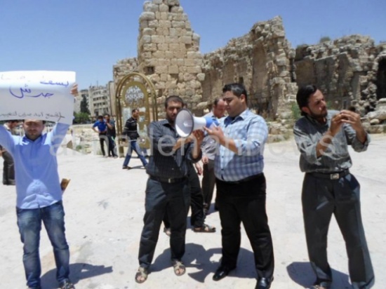 بالصور .. حراكيون في جرش ضد المهرجان بالصور .. حراكيون في جرش ضد المهرجان