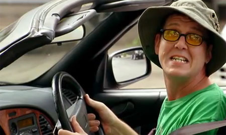 الرجل ومقود السيارة