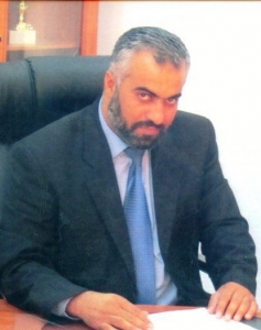 رئيس نادي ذات راس يكافئ لاعبيه رئيس نادي ذات راس يكافئ لاعبيه