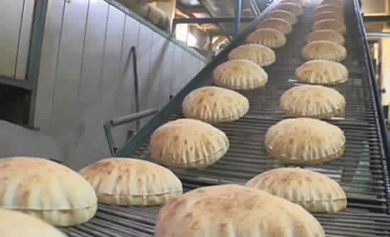 تعرف على الموعد والبنوك المعتمدة لصرف دعم الخبز