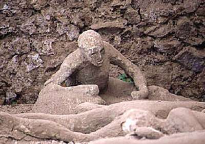 تعرف علي البلد التي أهلكها الله وخرج عليهم البركان ولن تتخيل شكلهم الان