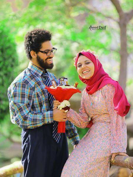 بالصور.. شاب يسعد شقيقته بجلسة تصوير طريفة بالصور.. شاب يسعد شقيقته بجلسة تصوير طريفة