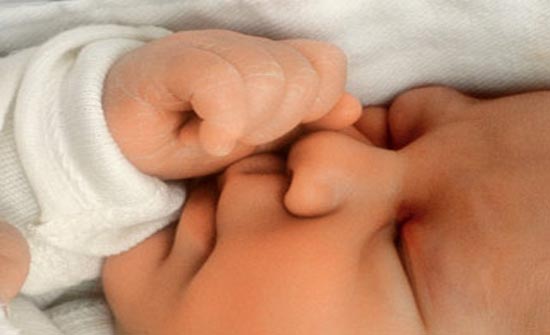 طلب رؤية ابنه فوقعت المصيبة!