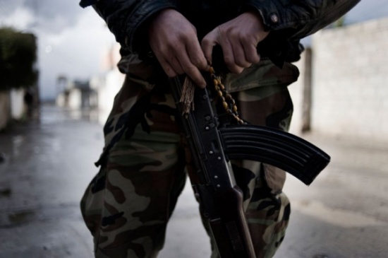 "السوري الحر" يسيطر على أكبر قوة مدرعة تابعة للأسد بـ"القلمون"