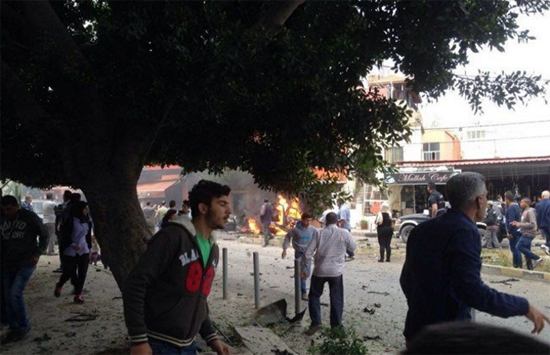 اغتيال مسؤول في حركة فتح بتفجير جنوب لبنان (فيديو وصور)