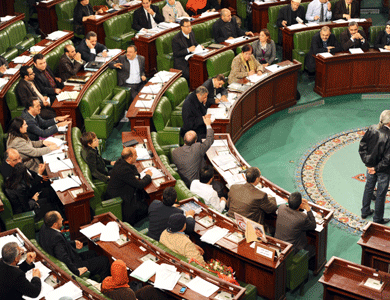 خلاف حول شروط الترشح للرئاسة يوقف جلسة التأسيسي التونسي لقرابة الساعة