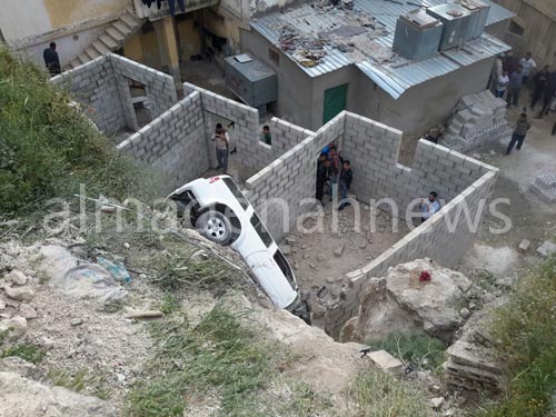 بالصور : تدهور مركبة سعودية في جرش وفرار السائق بالصور : تدهور مركبة سعودية في جرش وفرار السائق