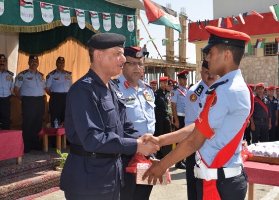 تخريج عدد من الدورات الشرطية المتخصصة