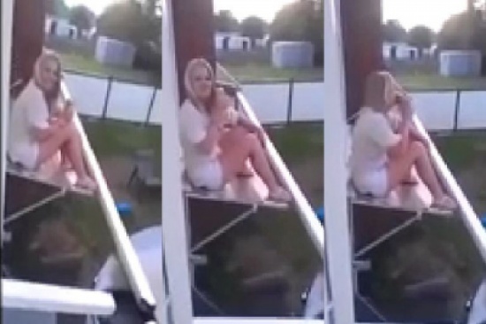 شاهد.. سقوط مؤلم لفتاة مخمورة حاولت التقاط صورة من مكان غريب