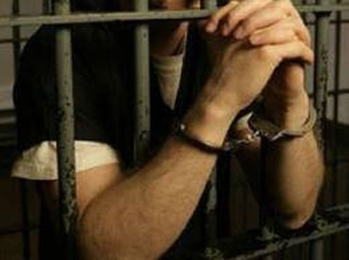 القبض على مشتبه به بالاعتداء على 3 سعوديين بإربد