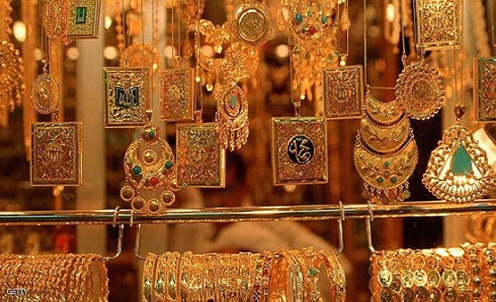 الزوج الذي يأخذ الشبكة من زوجته دون علمها أو رضاها آثم شرعًا وملزم بردها الزوج الذي يأخذ الشبكة من زوجته دون علمها أو رضاها آثم شرعًا وملزم بردها