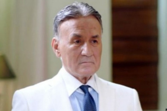 عزت أبو عوف عاتب على صديق عمره