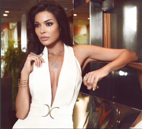 نادين نسيب نجيم تزور ذكرياتها وتنفي – بالصورة