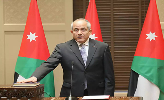 رئيس الوزراء المصري يلتقي السفير الاردني في القاهرة رئيس الوزراء المصري يلتقي السفير الاردني في القاهرة
