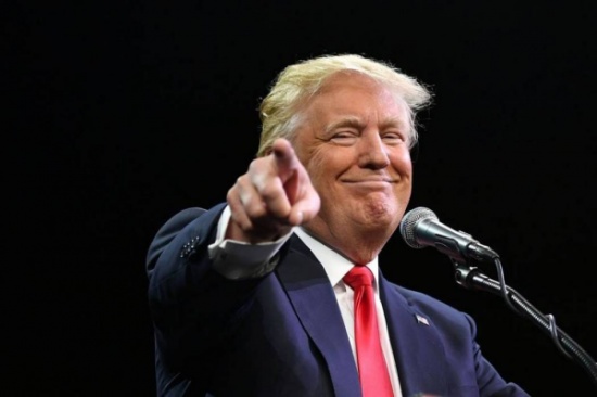 بالفيديو .. ترامب يغني "ديسباسيتو" !!