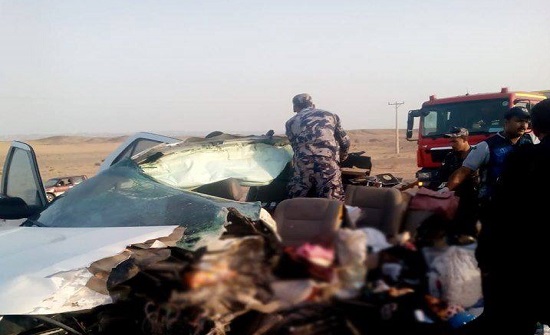 بالصور : وفاة و 5 إصابات اثر حادث تصادم بالعقبة بالصور : وفاة و 5 إصابات اثر حادث تصادم بالعقبة