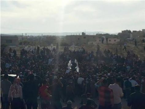 بالصور : تشييع جثمان شاب قتل أثناء حملة أمنية في معان بالصور : تشييع جثمان شاب قتل أثناء حملة أمنية في معان