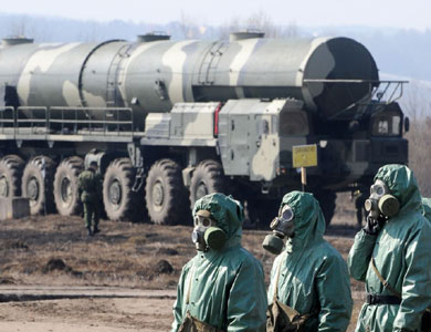 نيويورك تايمز: نقل الأسلحة الكيميائية من سوريا أثار مخاوف غربية من مرورها في ساحات القتال