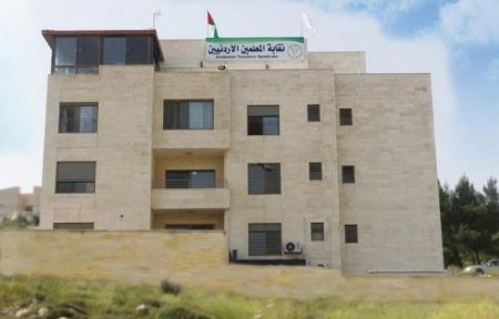 المعلمين تطالب بإيقاف تركيب أبراج الاتصالات على أسطح المدارس المعلمين تطالب بإيقاف تركيب أبراج الاتصالات على أسطح المدارس