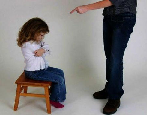 تحذير من تداعيات أساليب عقابية لا تتناسب مع أعمار الأطفال وإدراكهم
