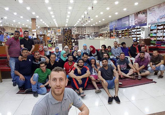 "الأردنية" تنظم رحلة لذوي الإعاقة من طلبتها إلى العقبة