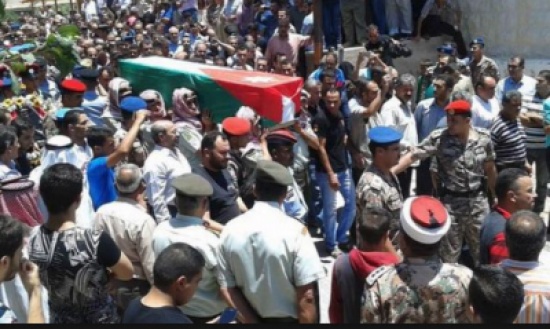 رئيس الوزراء يعزي بالشهيد طويسات