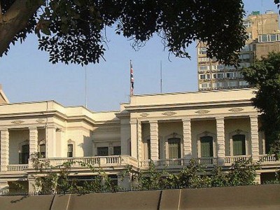 السفارة البريطانية في القاهرة تستأنف عملها بعد حل مسائل أمنية السفارة البريطانية في القاهرة تستأنف عملها بعد حل مسائل أمنية