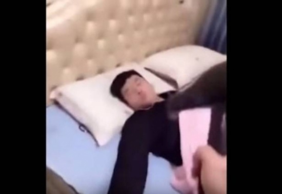 بالفيديو: مقلب خطير.. انتقمت من زوجها بهذه الطريقة المخيفة!