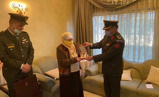 بالصور : الملك يحتفي بعيد ميلاده بتكريم كوكبة من ذوي متوفي "الجيش الأبيض" بالصور : الملك يحتفي بعيد ميلاده بتكريم كوكبة من ذوي متوفي "الجيش الأبيض"