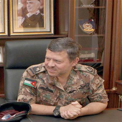 الملك يزور القيادة العامة الملك يزور القيادة العامة
