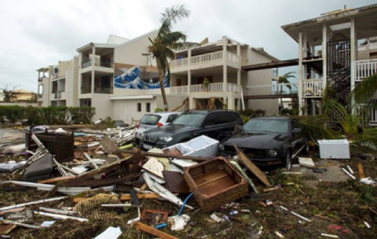 شاهد: فيديو طريف من قلب الإعصار إرما بفلوريدا