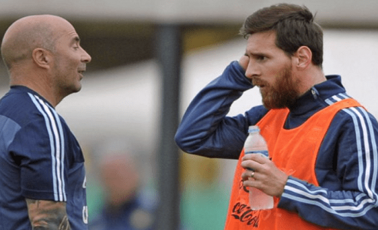 مدرب الأرجنتين يخرج عن صمته إزاء "سطوة ميسي"