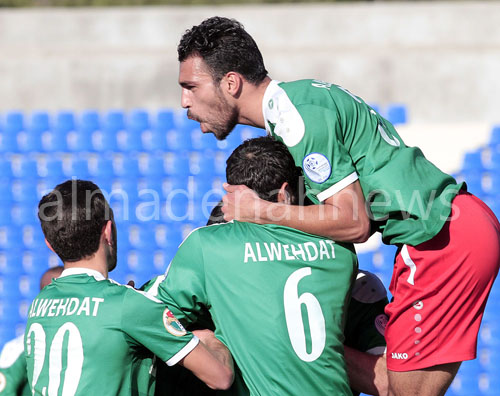 بالفيديو والصور  : فوز صعب للوحدات يبقيه بصدارة الدوري