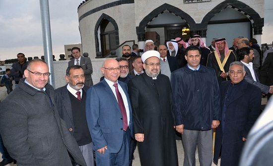 وزير الأوقاف يفتتح مسجد خالد بن الوليد بالعبدلية