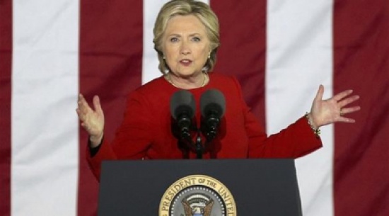 كلينتون: ترامب "مدفع فالت" والأمريكيون أمام "خيار واضح"