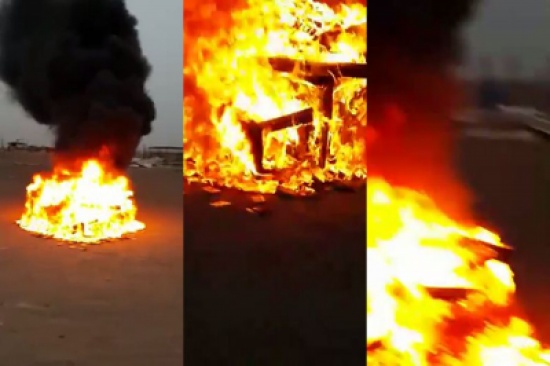 مطرب سعودي يحرق أعماله الغنائية ابتغاء مرضاة الله