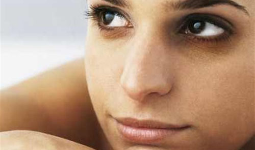 ماسك القهوة والزبادي للتخلص من الهالات السوداء ماسك القهوة والزبادي للتخلص من الهالات السوداء